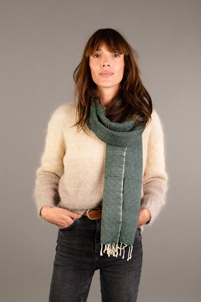 Le Krama Chaud Vert Forêt dans son écrin en feuille de palmier - Femme