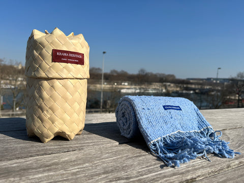 Le Krama Naturel Azur dans son écrin en feuille de palmier - Homme