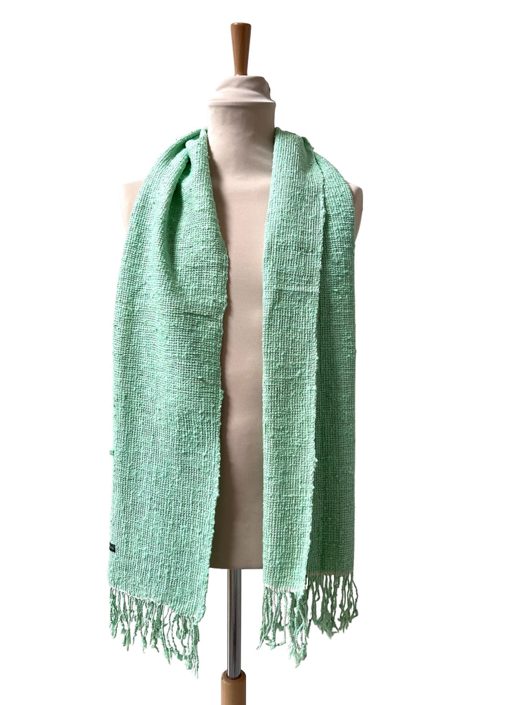 Le Krama Naturel Jade dans son écrin en feuille de palmier - Femme