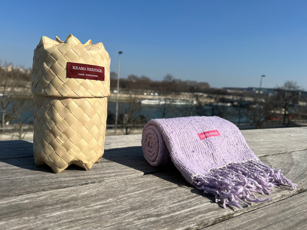 Le Krama Naturel Parme dans son écrin en feuille de palmier - Homme