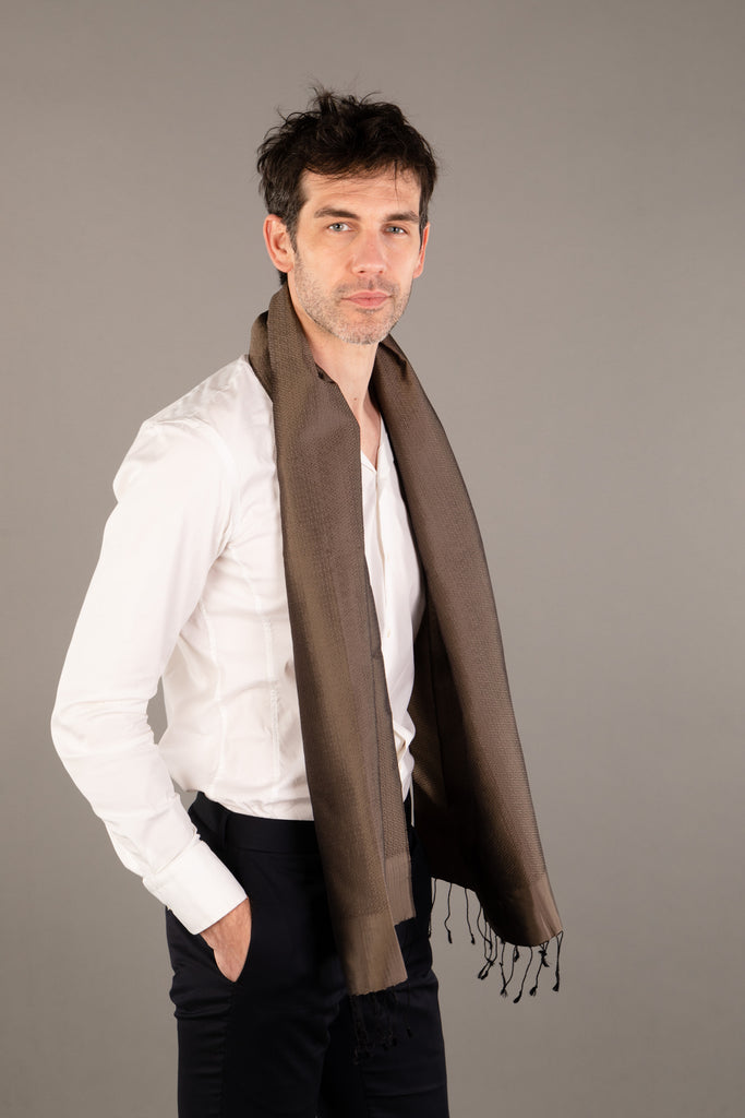 Le Krama Diamond Bronze dans son écrin en feuille de palmier - Homme