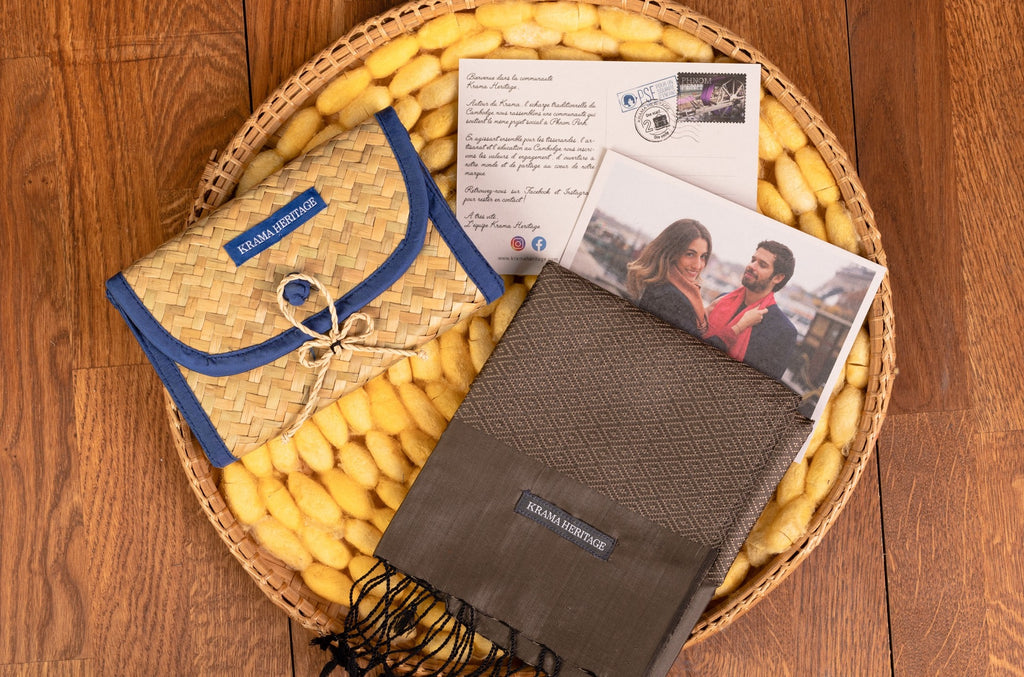 Le Krama Diamond Bronze dans son écrin en feuille de palmier - Homme