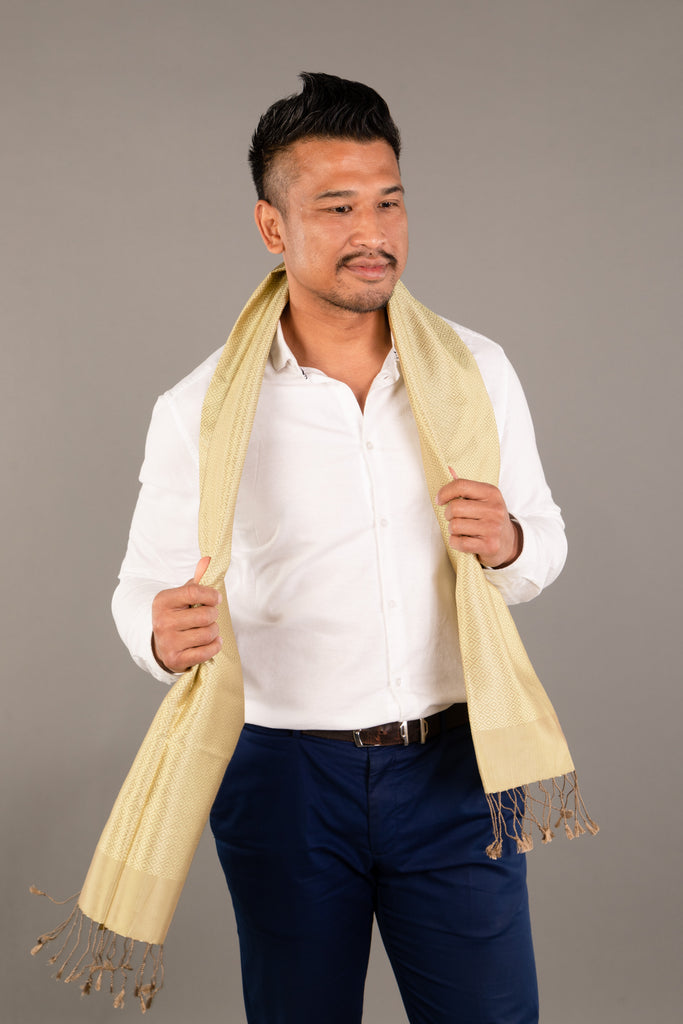 Le Krama Diamond Or dans son écrin en feuille de palmier - Homme