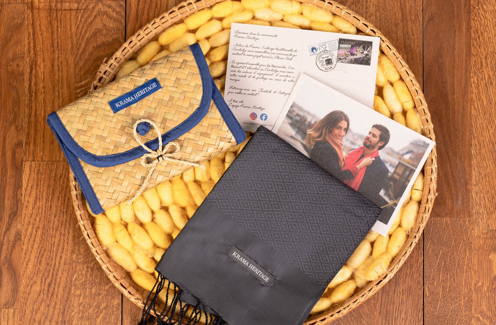 Le Krama Diamond Titane dans son écrin en feuille de palmier - Homme