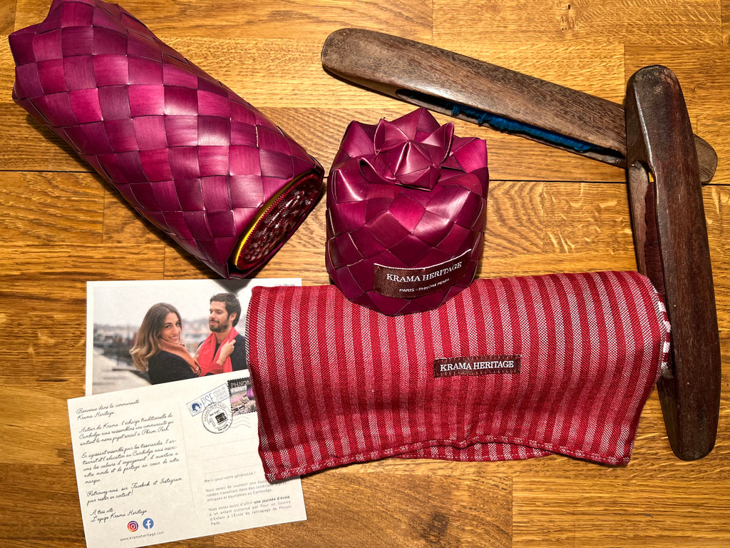 Le Krama Origine Grenat 3 Tours dans son écrin en feuille de palmier - Homme