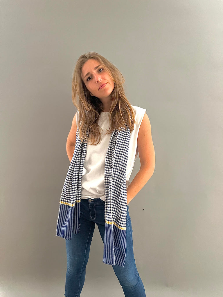 Le Krama Origine Ciel dans son écrin en feuille de palmier - Femme