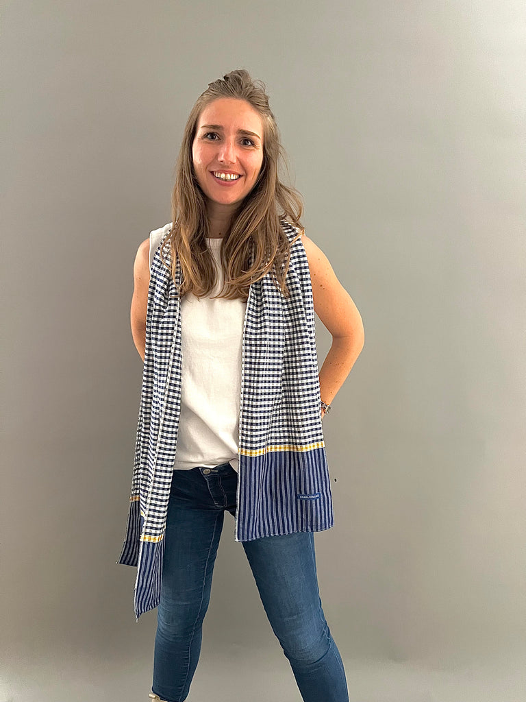 Le Krama Origine Ciel dans son écrin en feuille de palmier - Femme