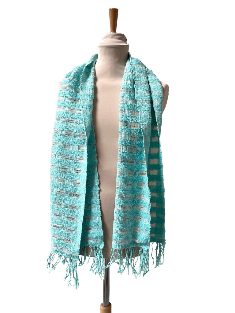 Le Krama Naturel Turquoise dans son écrin en feuille de palmier - Femme