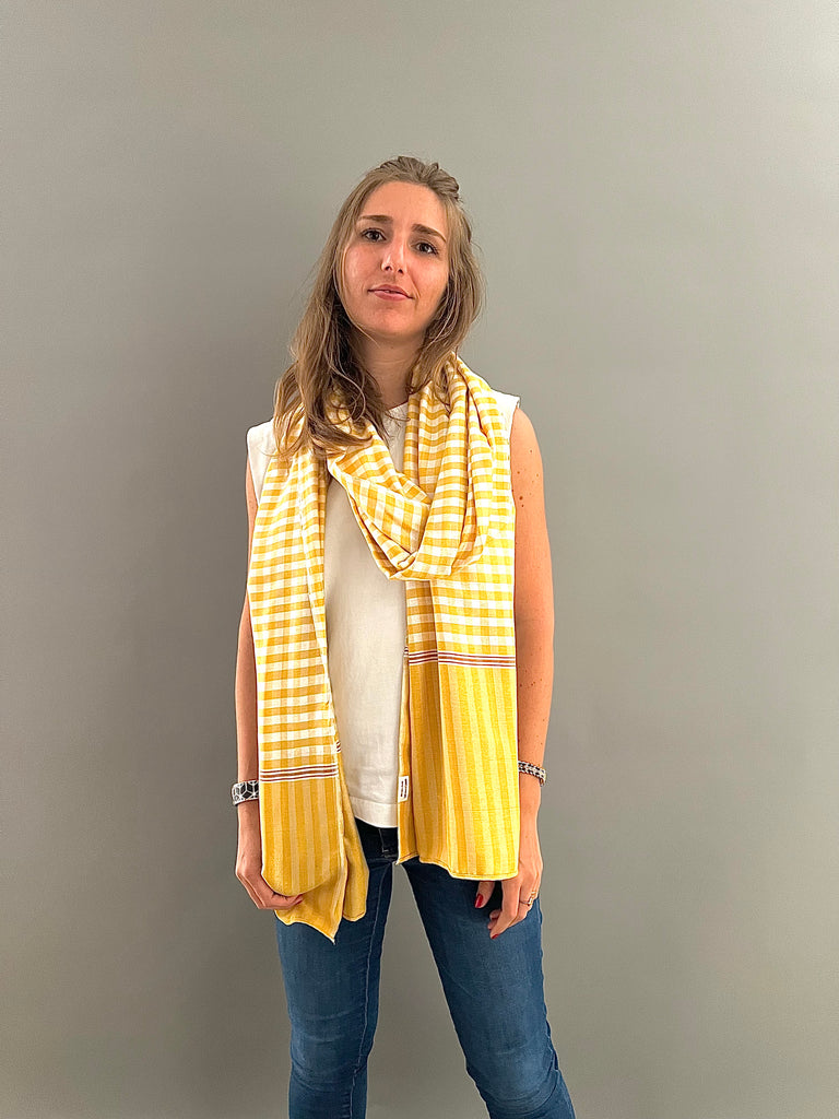 Le Krama Pop Jaune 3 Tours dans son écrin en feuille de palmier - Femme