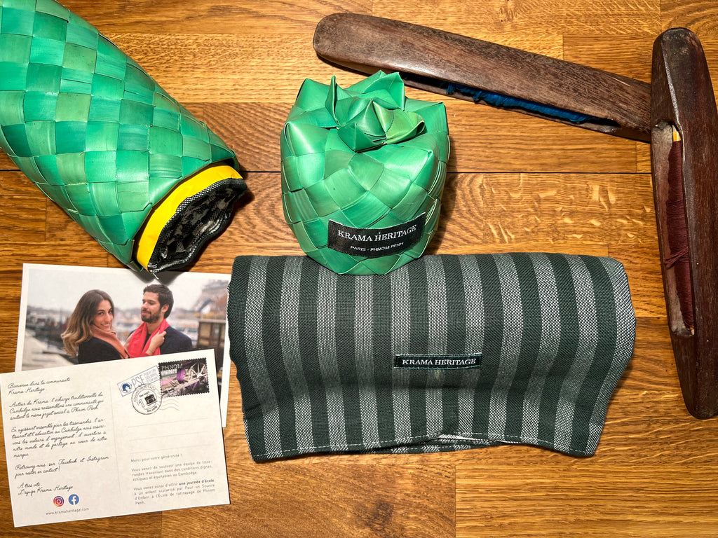 Le Krama Pop Vert 3 Tours dans son écrin en feuille de palmier - Femme