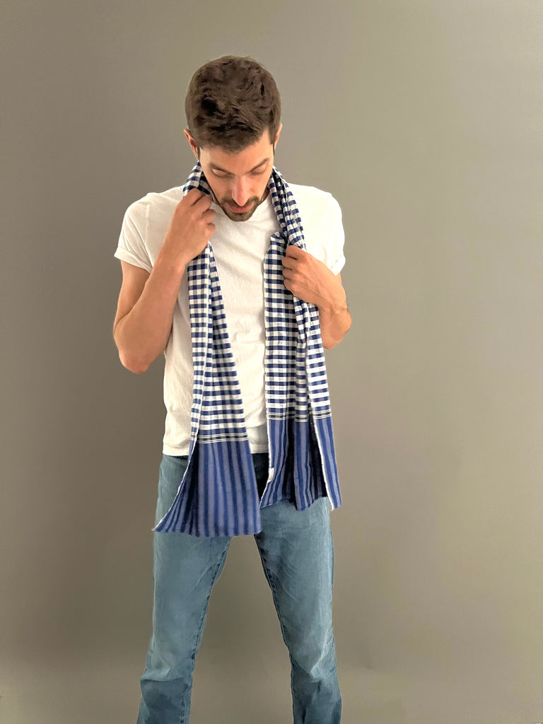 Le Krama Pop Bleu dans son écrin en feuille de palmier - Homme