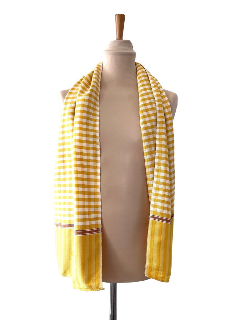 Le Krama Pop Jaune dans son écrin en feuille de palmier - Femme