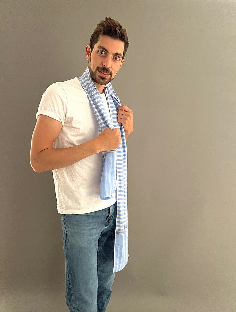 Le Krama Pop Turquoise dans son écrin en feuille de palmier - Homme