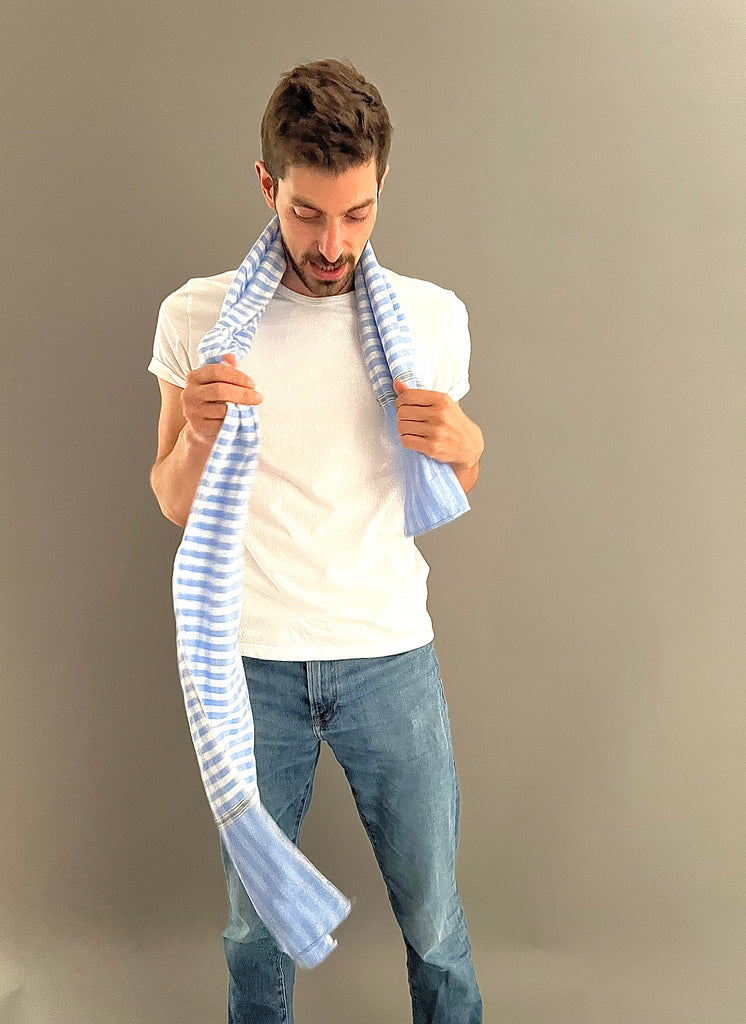 Le Krama Pop Turquoise dans son écrin en feuille de palmier - Homme