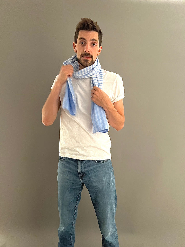 Le Krama Pop Turquoise dans son écrin en feuille de palmier - Homme