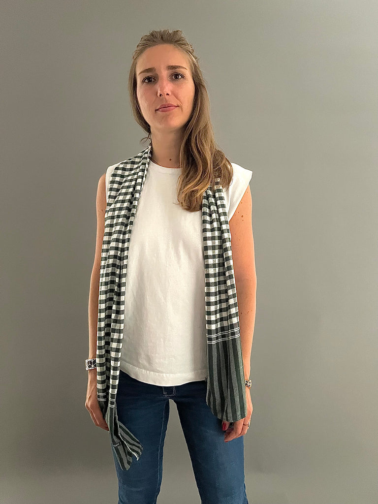 Le Krama Pop Vert dans son écrin en feuille de palmier - Femme