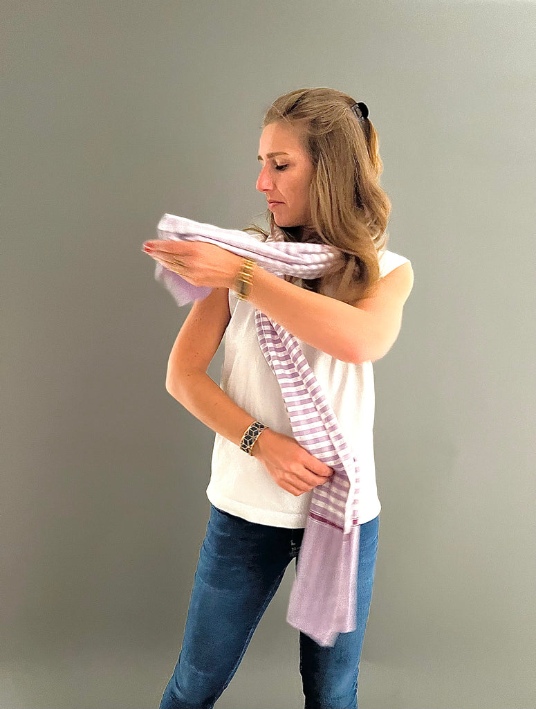 Le Krama Pop Violet dans son écrin en feuille de palmier - Femme