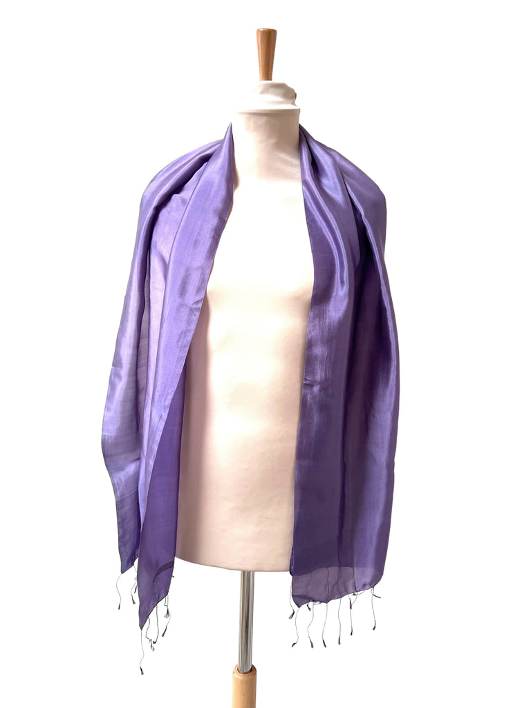 Le Krama Soyeux Améthyste dans son écrin en feuille de palmier - Femme