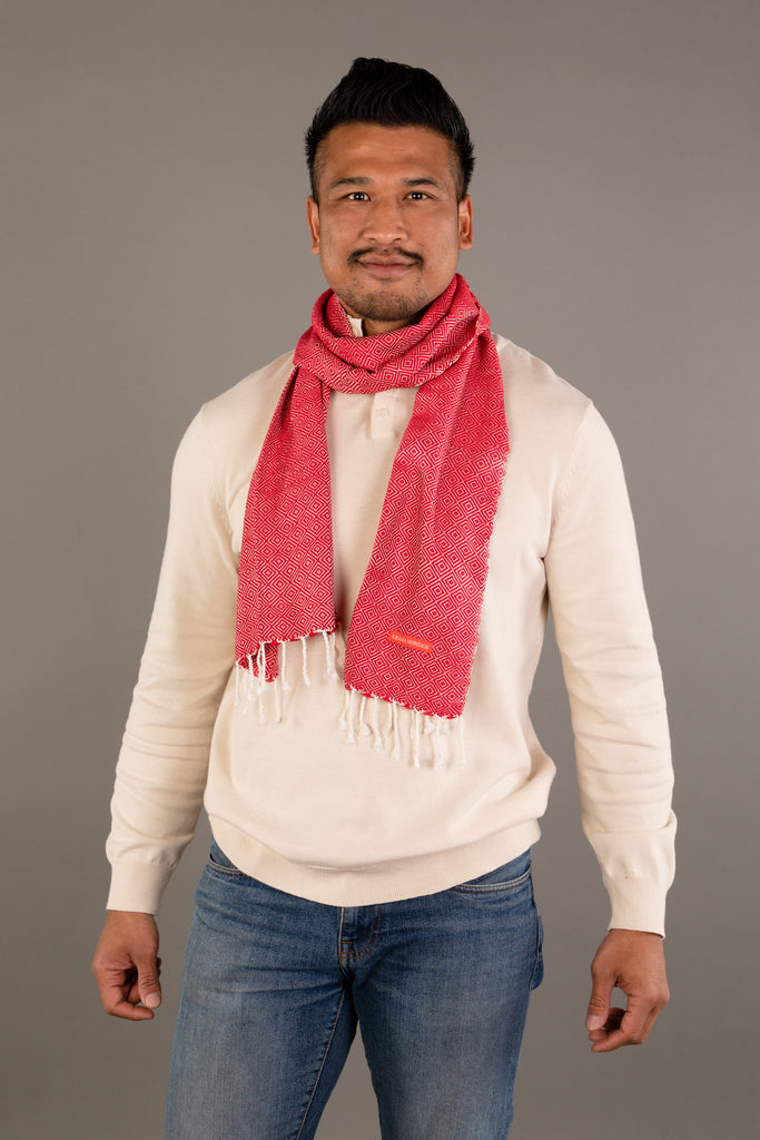 Le Petit Krama Chaud Rouge Coquelicot dans son écrin en feuille de palmier - Homme