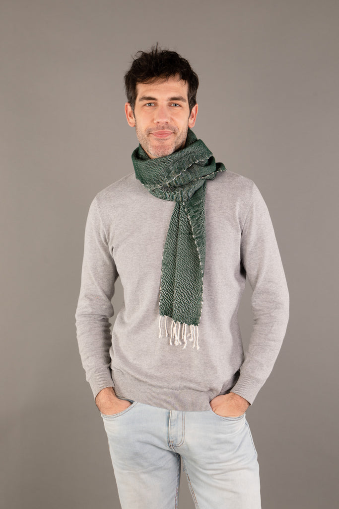 Le Petit Krama Chaud Vert Forêt dans son écrin en feuille de palmier - Homme