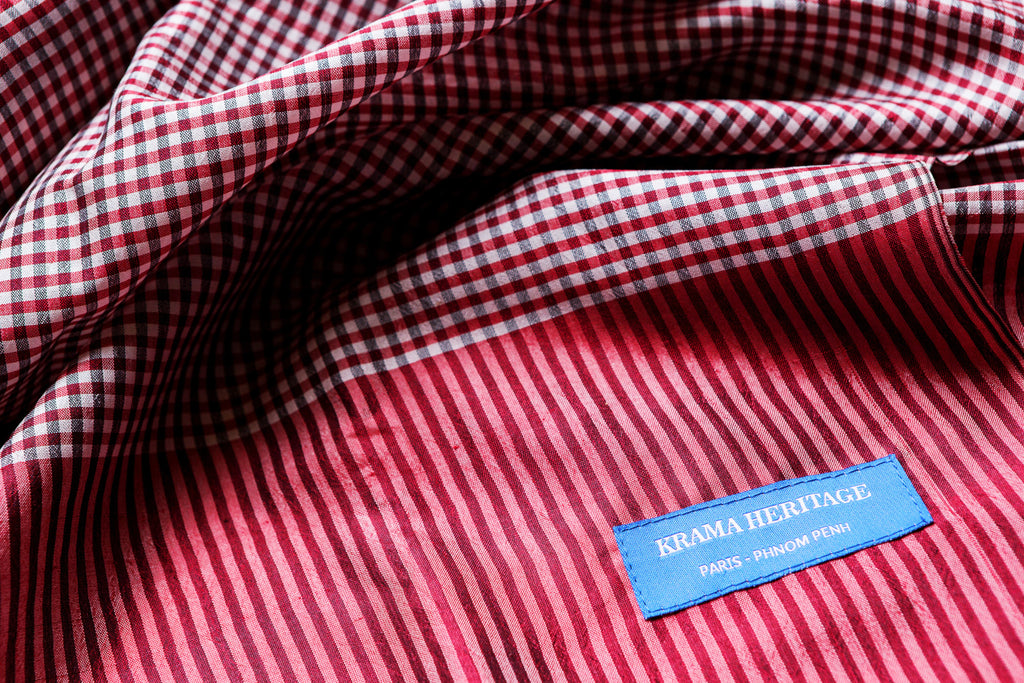 Le Krama Soie Carreaux Terre de Sienne dans son écrin en feuille de palmier - Homme